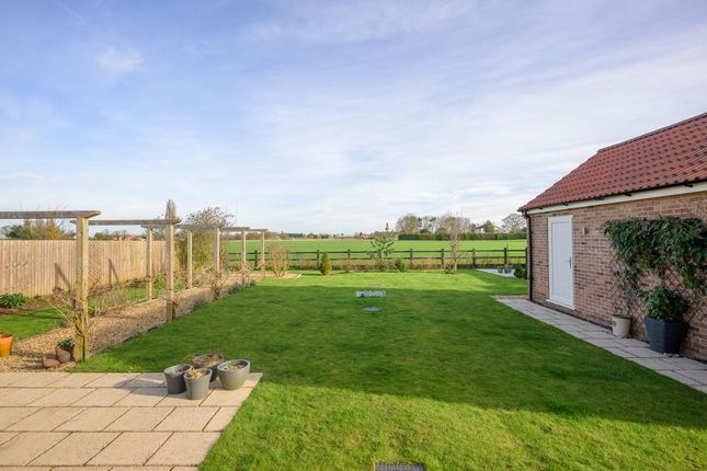35, Highstock Lane, Spalding photo 3