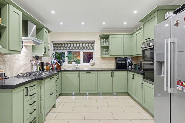 1, Pattens Close, Chatham photo 4