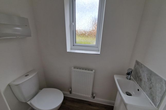 19, Frickley Drive, PONTEFRACT photo 5