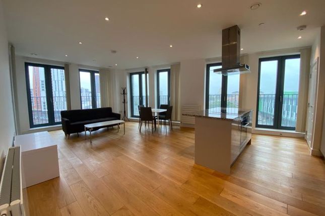 60 Baileys House, Charles Clowes Walk, London photo 2