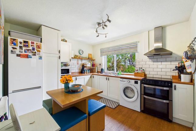 73, St. Peters Crescent, Wakefield photo 3
