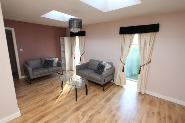 Living Room.Jpg