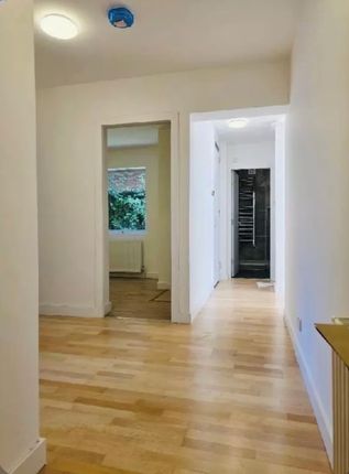 Flat 1, 174, Ballards Lane, London photo 2