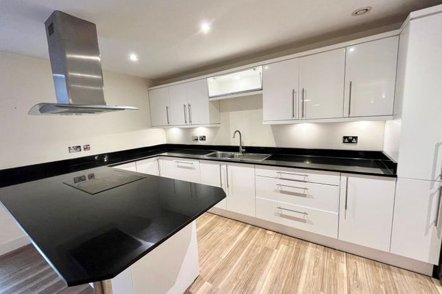 Apt 2, Sheffield photo 2
