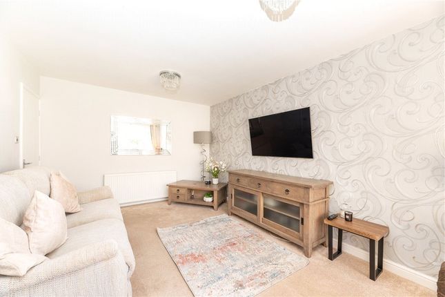 107, Springfield Road, Leeds photo 4