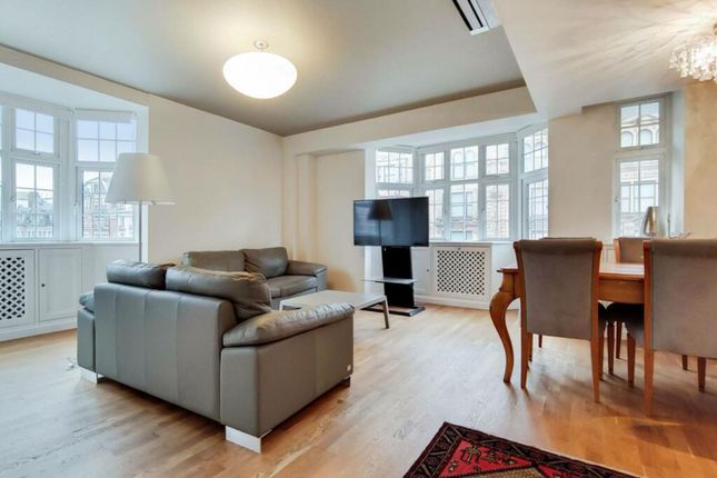 Flat for sale in Brompton Road, Princes Court
