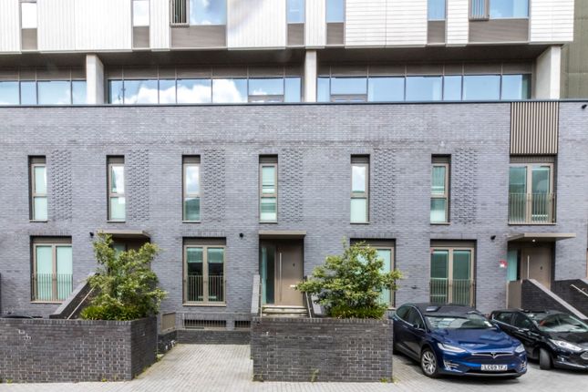 Thumbnail Town house for sale in Millbank Street, Manchester