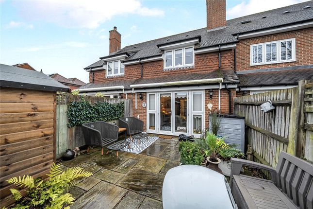 2, Walsham Mews, Surrey photo 3