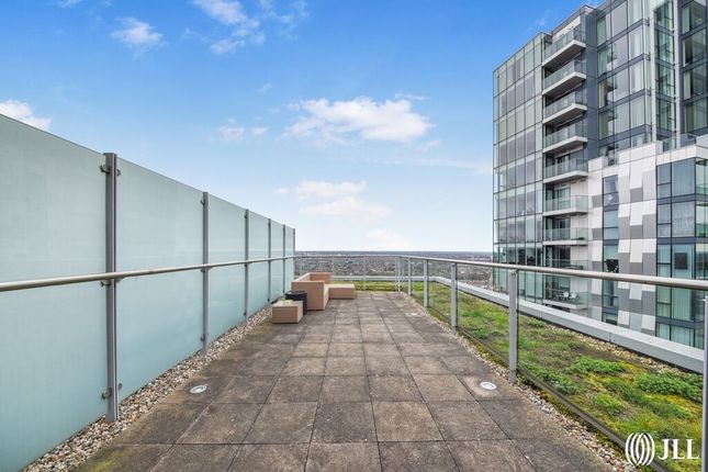 Flat for sale in Residence Tower, Woodberry Grove