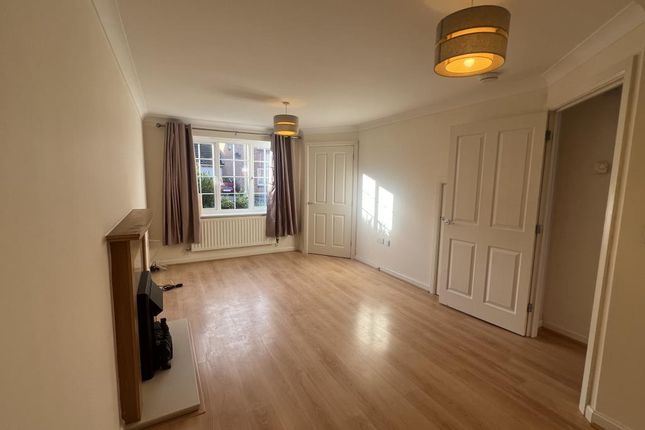 Semi-detached house to rent in Chatsworth Park, Winnersh