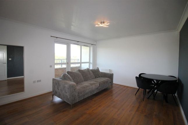 101, Windrush Drive, High Wycombe photo 2