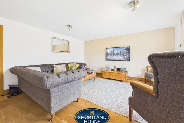 14, St. Helens Way, Coventry photo 4