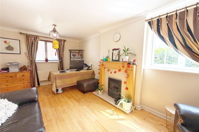 11, Hornchurch Court, Greater Manchester photo 4