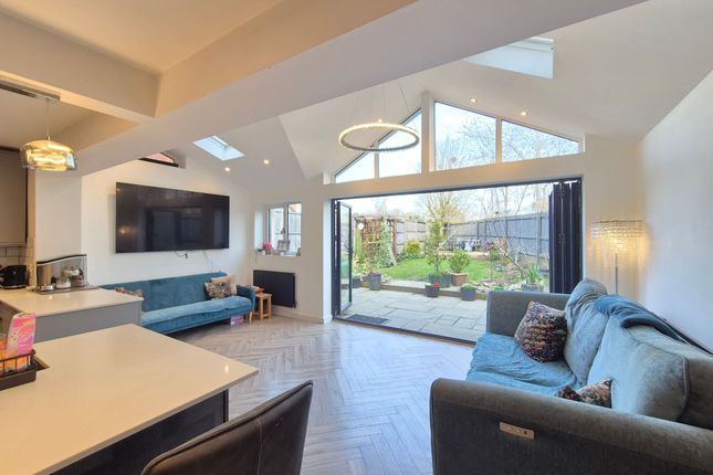 4 Garganey Close, Coalville photo 2