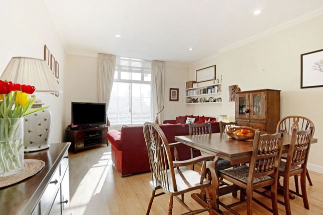 Thumbnail Flat to rent in Trinity Square, London