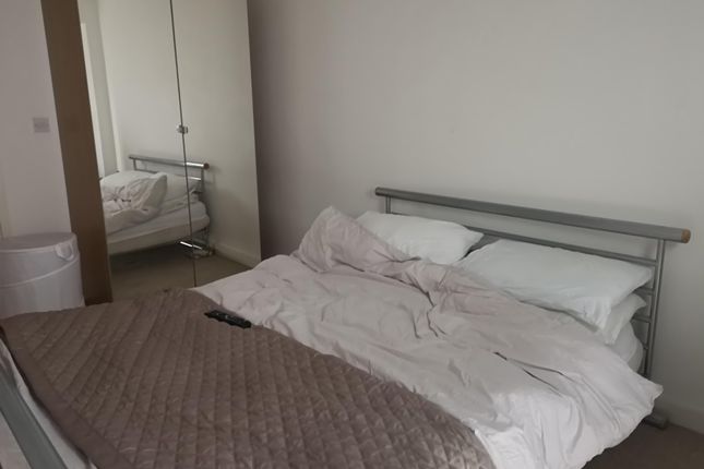 Flat to rent in Burgage Square, Wakefield