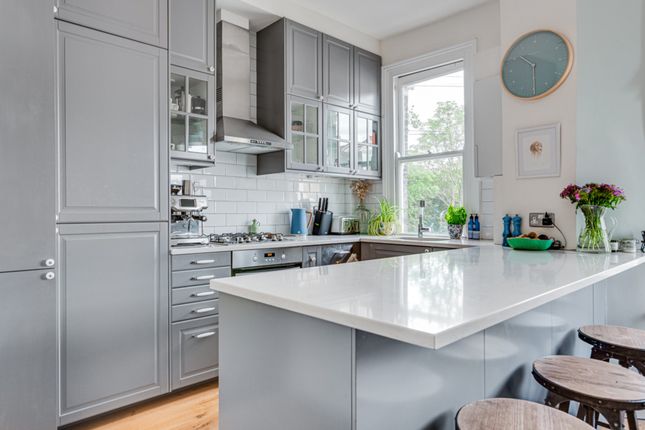 Flat for sale in Brailsford Road, Brixton