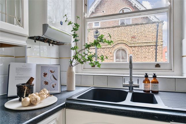 Flat for sale in Archway Road, Highgate