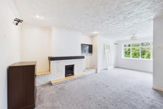 15, Gerrard Gardens, Pinner photo 2
