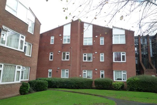 Flat to rent in Delbury Court, Telford, Hollinswood TF3