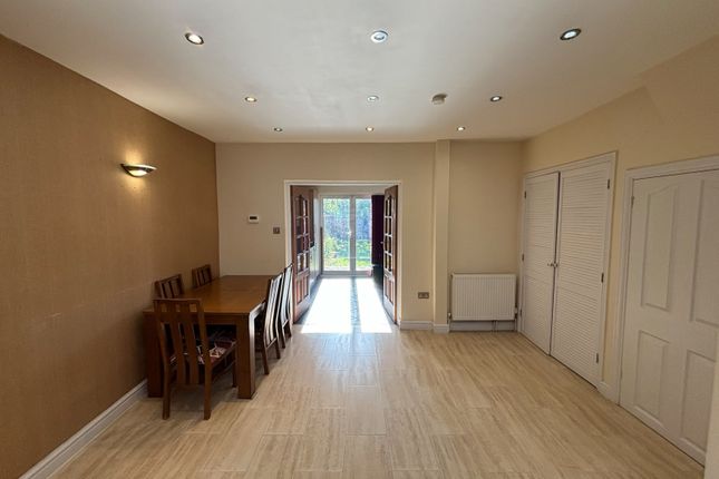 70 Hatherleigh Road, RUISLIP photo 3