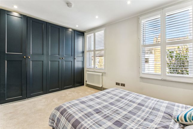 Terraced house for sale in Tonsley Hill, London