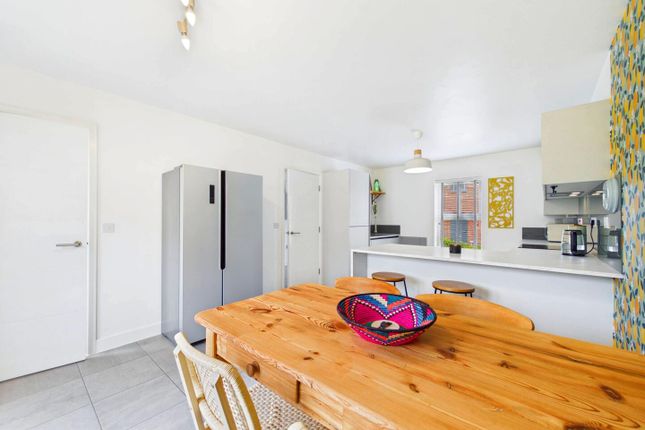 5, Ferestone Court, Pontefract photo 3