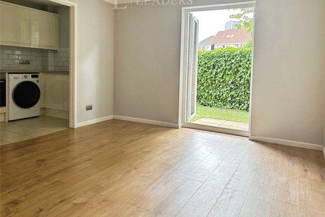 41, Atlantic Close, Hampshire photo 2