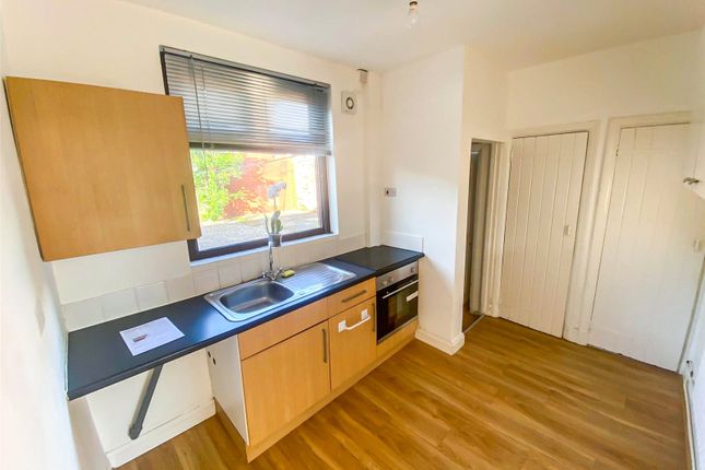36, Whitehead Crescent, Bury photo 3