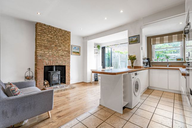 8, King Charles Crescent, Surbiton photo 3