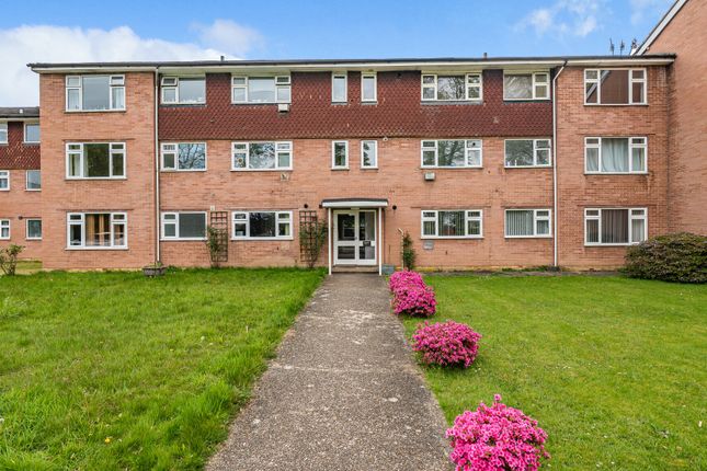 Thumbnail Flat for sale in Le May Close, Horley, Surrey