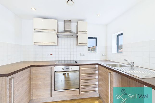 21, Hollies Lane, Salford photo 4