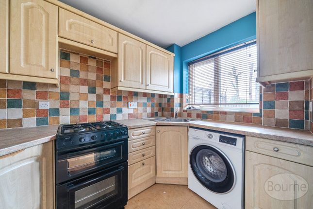 18, Derwent Close, Waterlooville photo 4