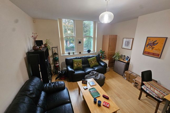 Flat 10 15-17, Edge Lane, Manchester photo 5