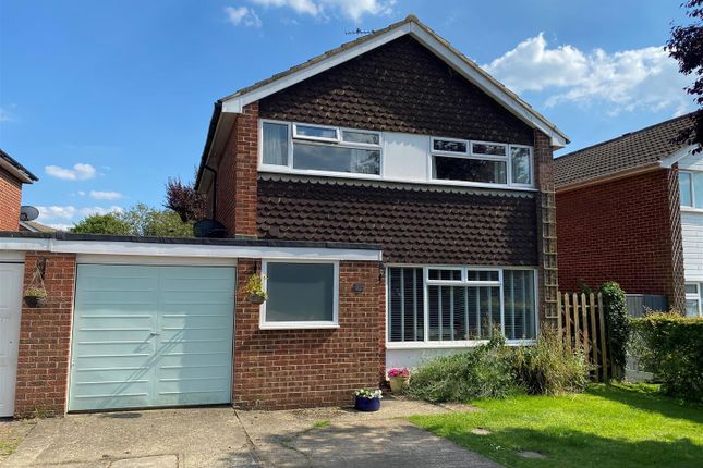 Thumbnail Property for sale in Gosden Road, West End, Woking