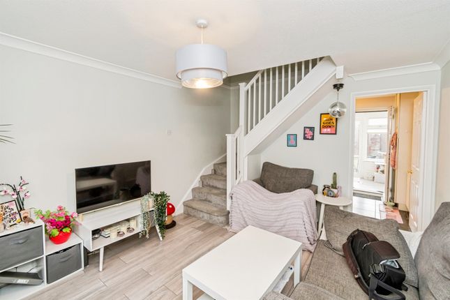 25, Radley Close, Southampton photo 4