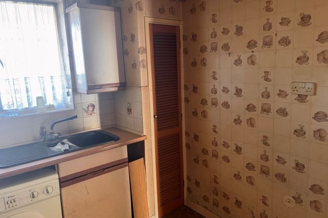 Flat 9 Jerningham Court, Ommaney Road, London, SE14 5NU photo 5