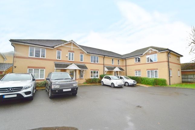 Thumbnail Flat for sale in Fleming Court, Hurworth Avenue, Langley, Berkshire