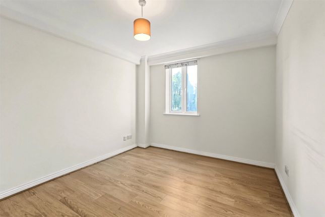 9 Burrage Court,, Worgan Street, London photo 4