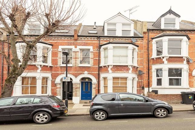 Flat to rent in Cotleigh Road, London