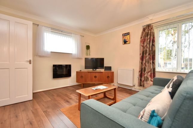 28 Drake Road, St. Neots photo 3