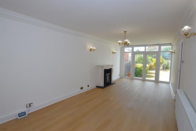 4, Woodlawn Crescent, Whitton photo 2