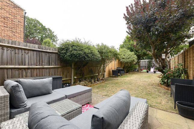 Bolters Road, Horley photo 2