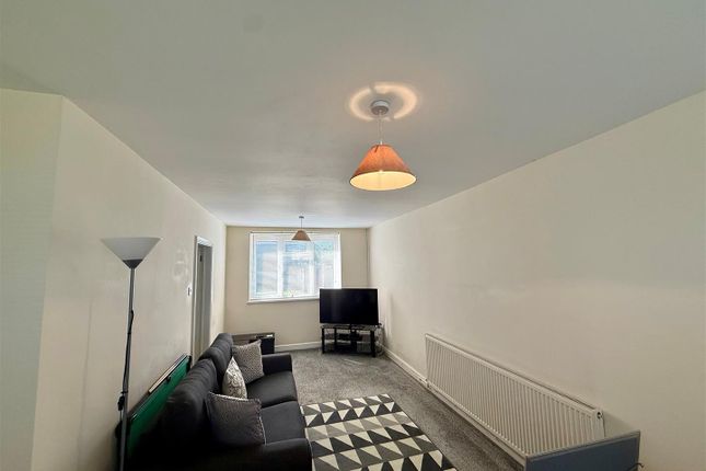 173, Gressel Lane, Birmingham photo 4