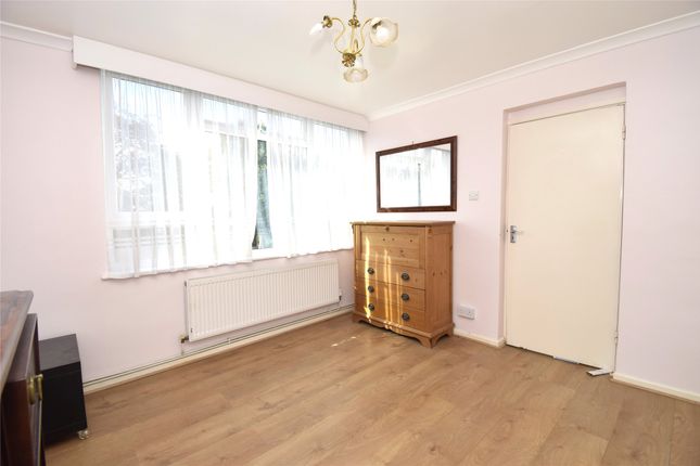 12, Willowdene Court, Whetstone photo 5