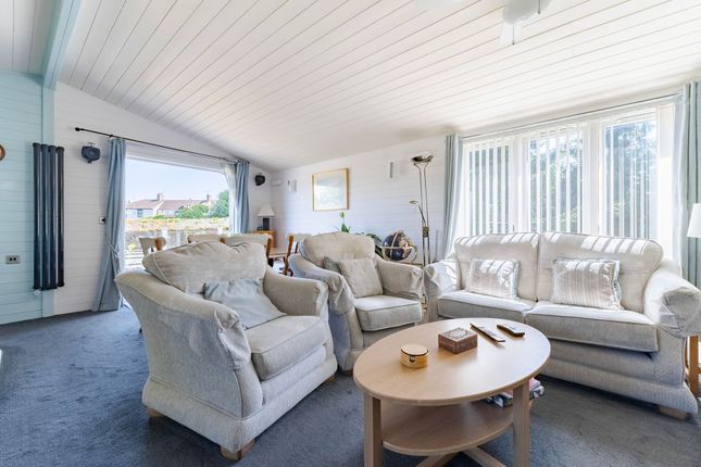 Lodge A, Tingdene Broadlands Holiday Park, Lowestoft photo 3