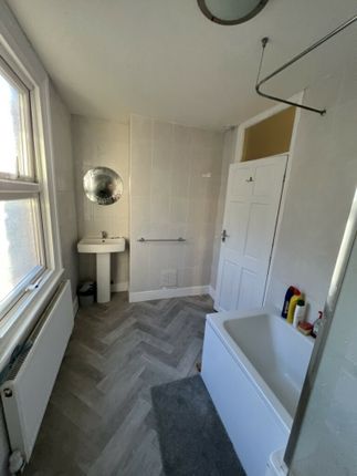 Room to rent in Cavendish Road, Croydon