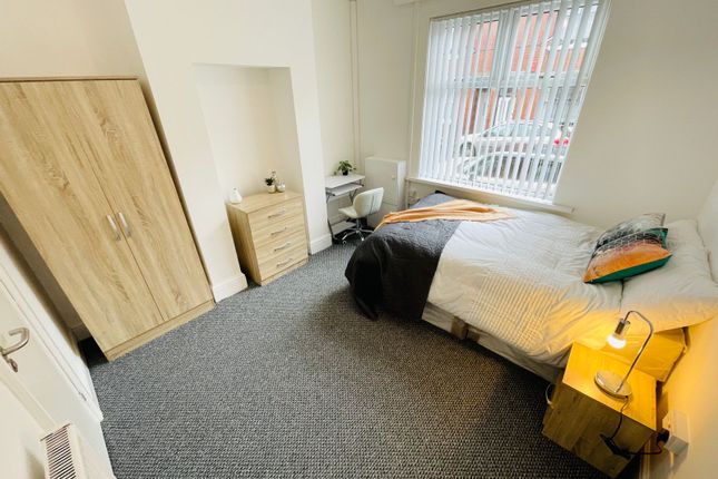 Shared accommodation to rent in Harris Street, Stoke-On-Trent, Staffordshire