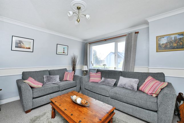 41, Gray Crescent, PLYMOUTH photo 4