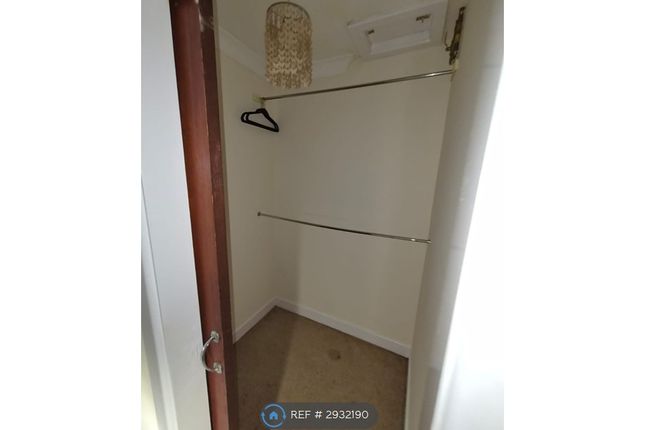 Flat, Bridge House High St, Blackburn photo 5